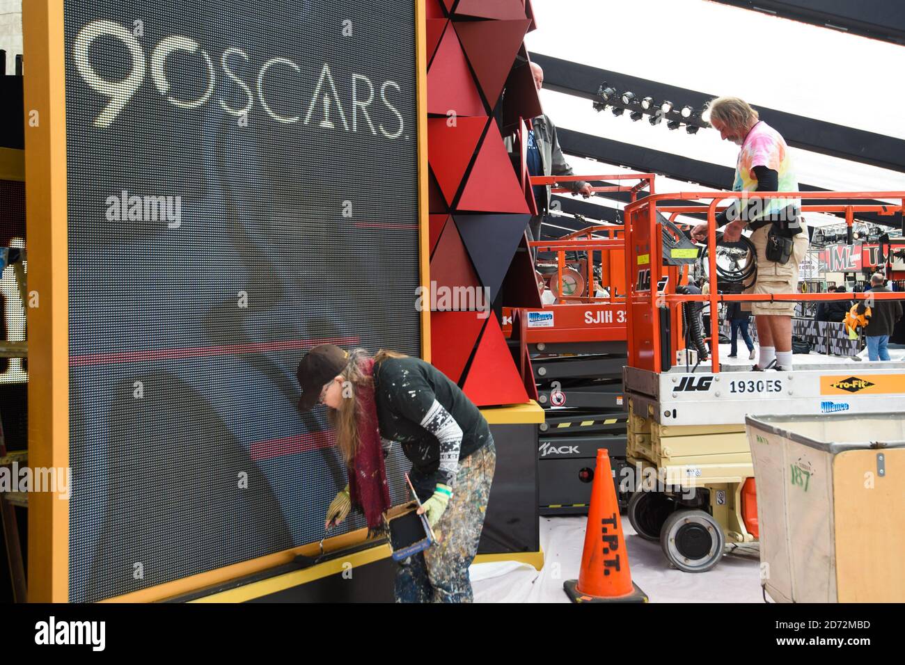 Il tappeto rosso viene preparato in vista dei 90° Academy Awards, fuori dal Dolby Theatre di Hollywood, Los Angeles, USA. Data immagine: Sabato 3 marzo 2018, 2017. Il credito fotografico dovrebbe essere: Matt Crossick/ EMPICS Entertainment. Foto Stock