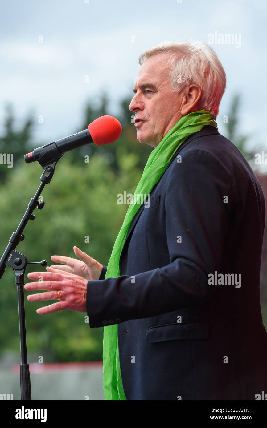 Il cancelliere ombra John McDonnell parla al Labor Live Festival, tenuto al White Hart Lane Recreation Ground nel nord di Londra. Data immagine: Sabato 16 giugno 2018. Il credito fotografico dovrebbe essere: Matt Crossick/ EMPICS Entertainment. Foto Stock