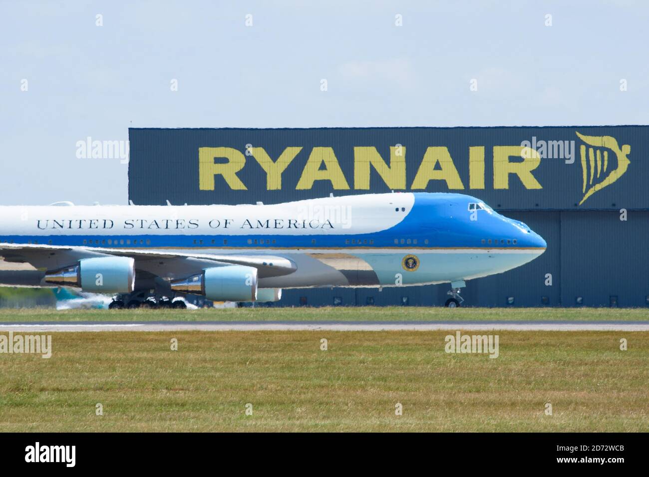 Air Force One arriva all'aeroporto di Stansted, Essex, prima della visita del presidente degli Stati Uniti Donald Trump nel Regno Unito. Data immagine: Giovedì 12 luglio 2018. Il credito fotografico dovrebbe essere: Matt Crossick/ EMPICS Entertainment. Foto Stock