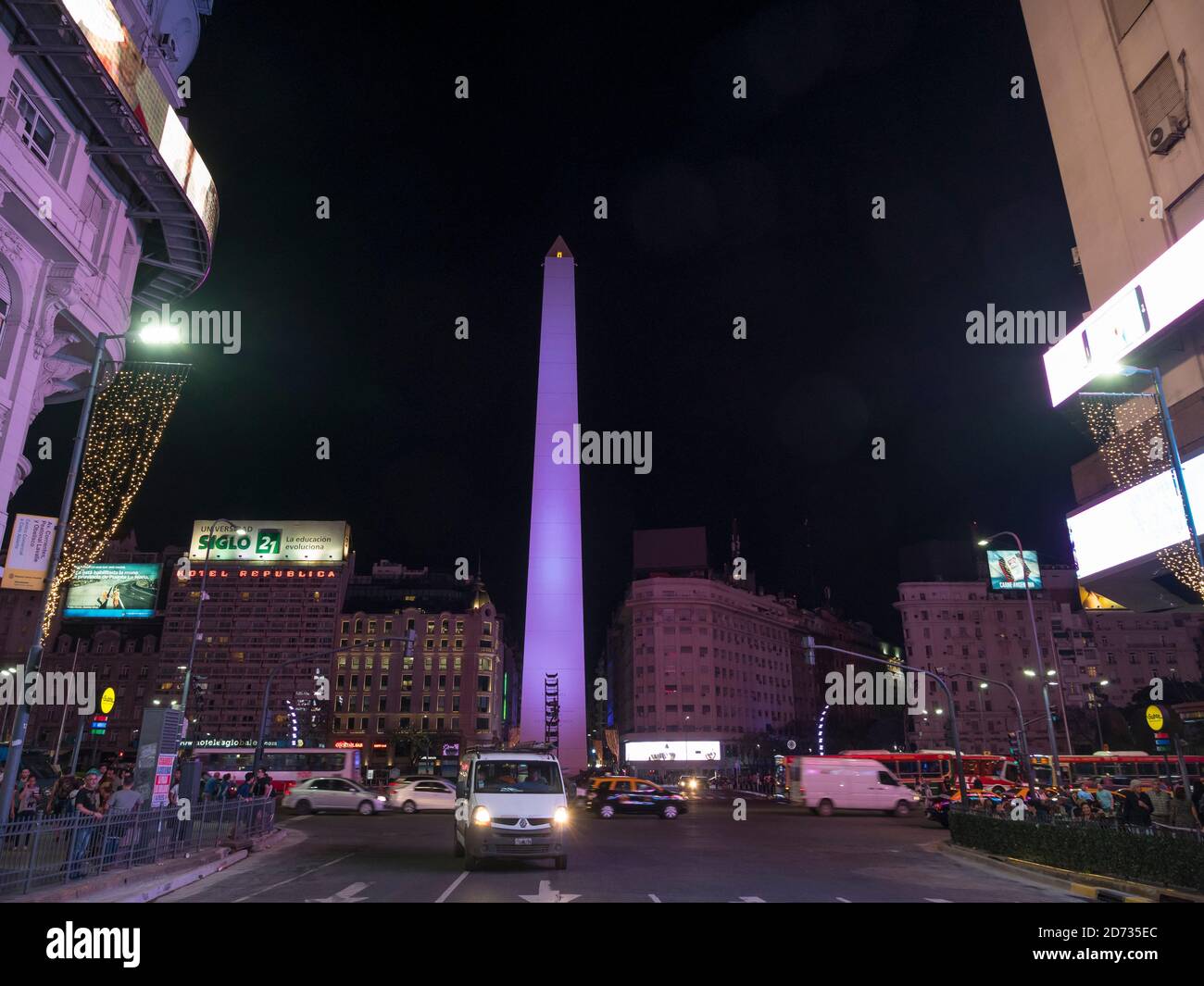 L'Obelisco di Buenos Aires, Plaza de la Republica. Buenos Aires, la capitale dell'Argentina. Sud America, Argentina, Buenos Aires, novembre Foto Stock