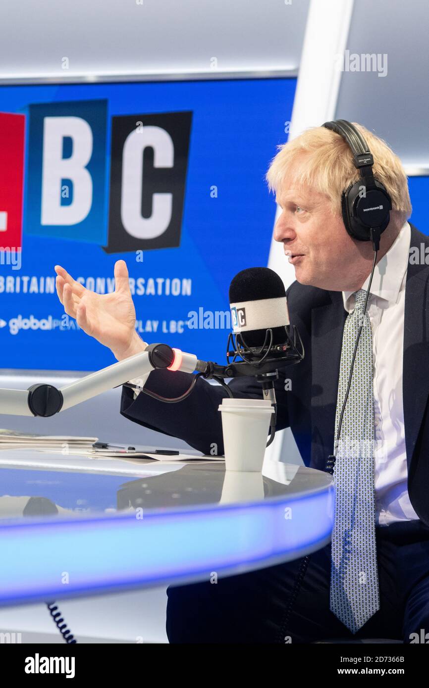 Boris Johnson ha ritratto durante un telefono dal vivo con il presentatore della LBC Nick Ferrari, nei loro studi nel centro di Londra. Data immagine: Martedì 25 giugno 2019. Il credito fotografico dovrebbe essere: Matt Crossick/Empics Foto Stock