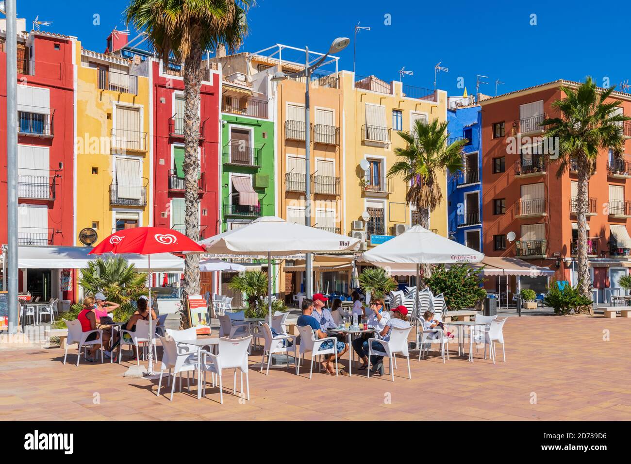 Caffè all'aperto a Villajoyosa, Costa Blanca, Valencian Community, Spagna Foto Stock