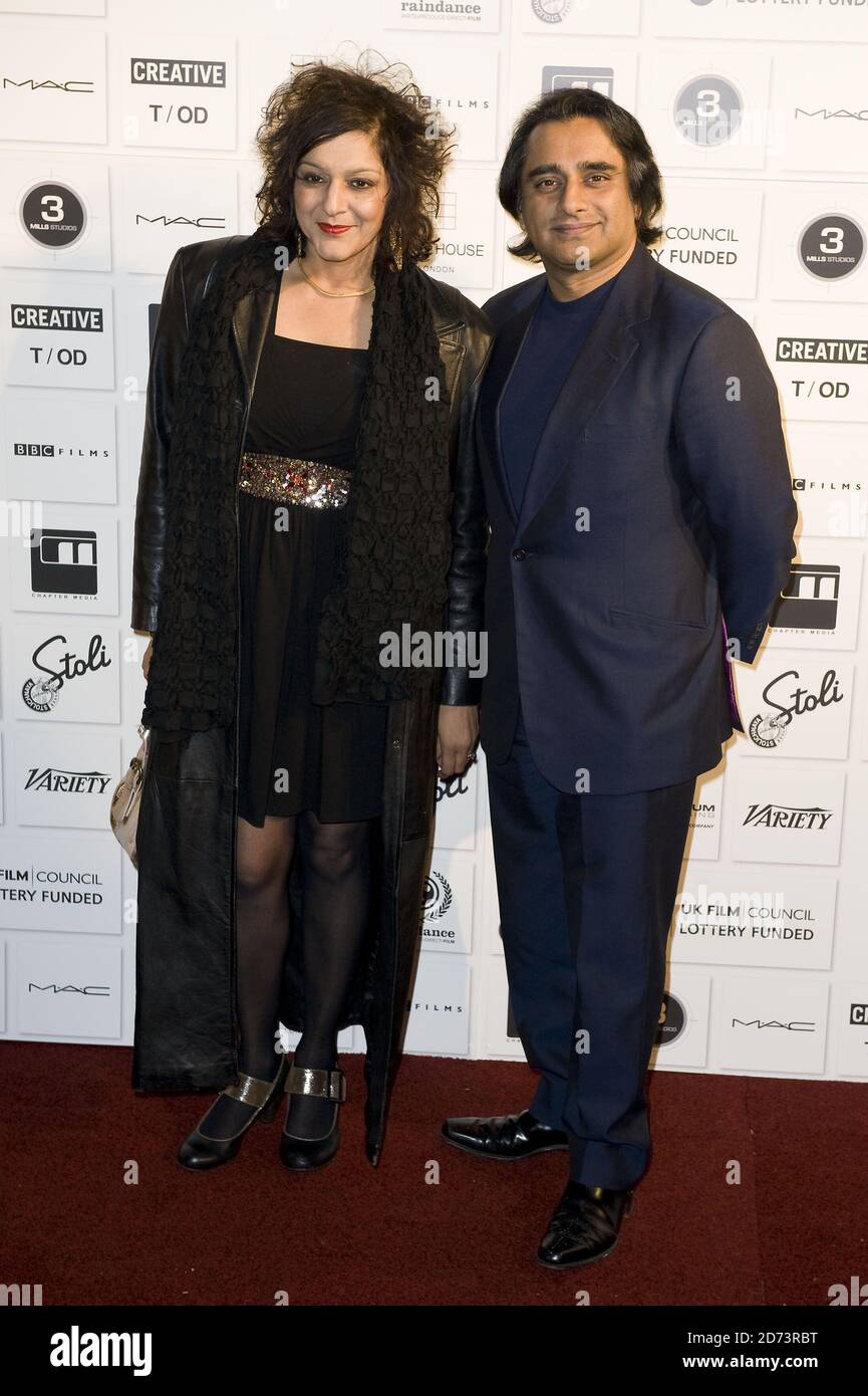 Sanjeev Bhaskar e Meera arrivano per il British Independent Film Awards, che si tiene presso la birreria nel centro di Londra. Foto Stock