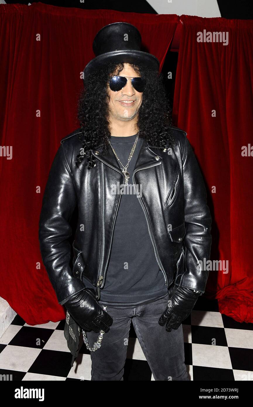 Slash partecipa alla festa Alice Tempperley Alice nel paese delle meraviglie, a Selfridges nel centro di Londra. Foto Stock