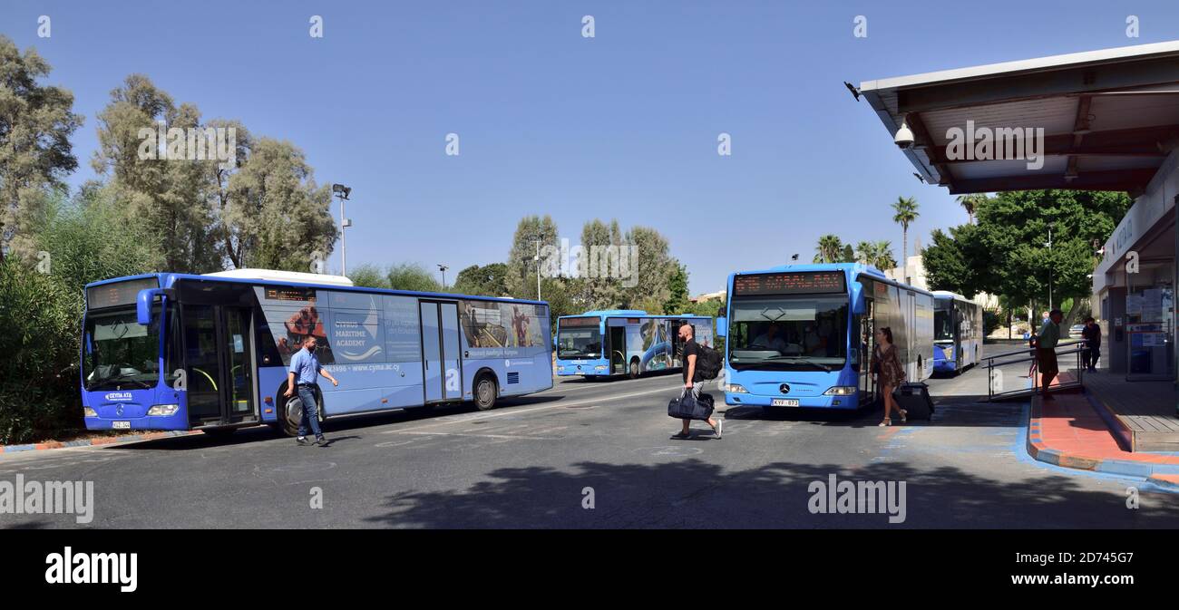 Autobus e stazione degli autobus Paphos, Cipro Foto Stock