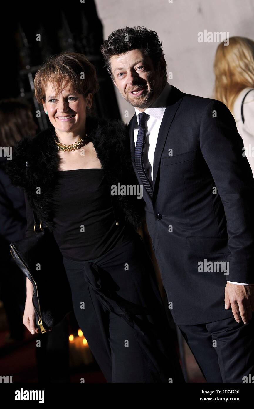 Andy Sirkis e Lorraine Ashbourne arrivano per la 54esima BFI London Film Festival Awards al LSO St Luke's in East Londra Foto Stock