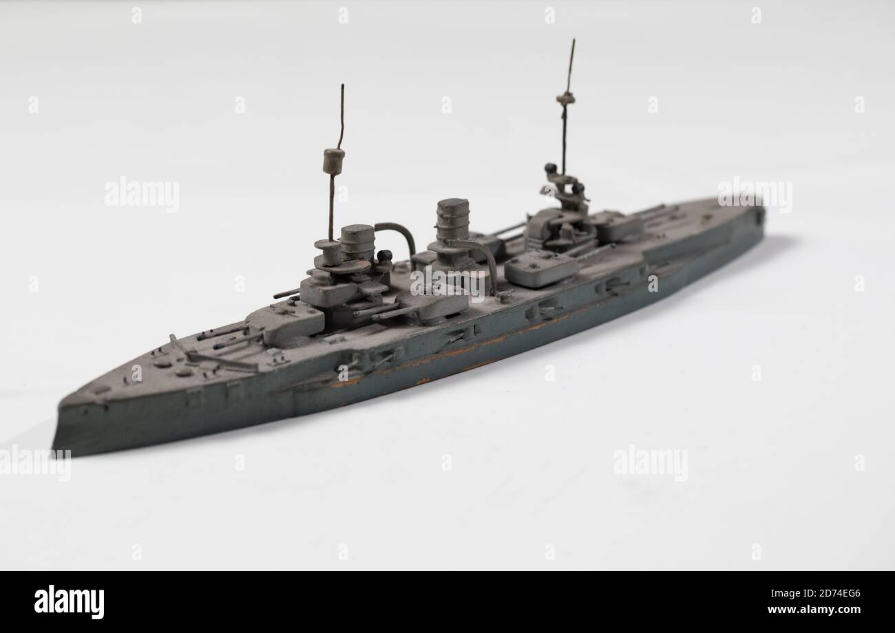 Antico giocattolo nave da guerra in legno Foto Stock
