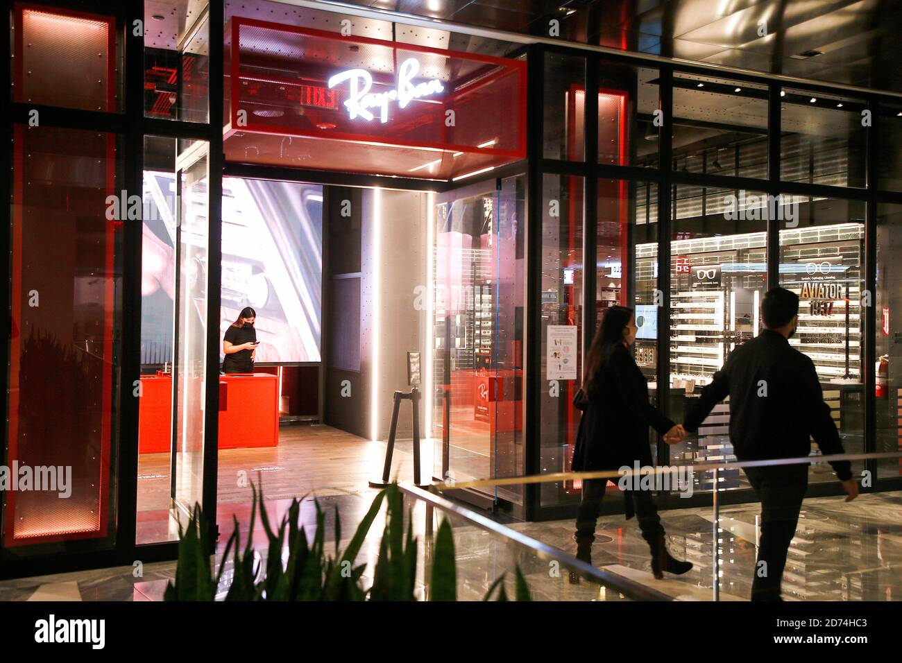 Ray Ban logo e negozio visto nei cantieri Hudson. Foto Stock