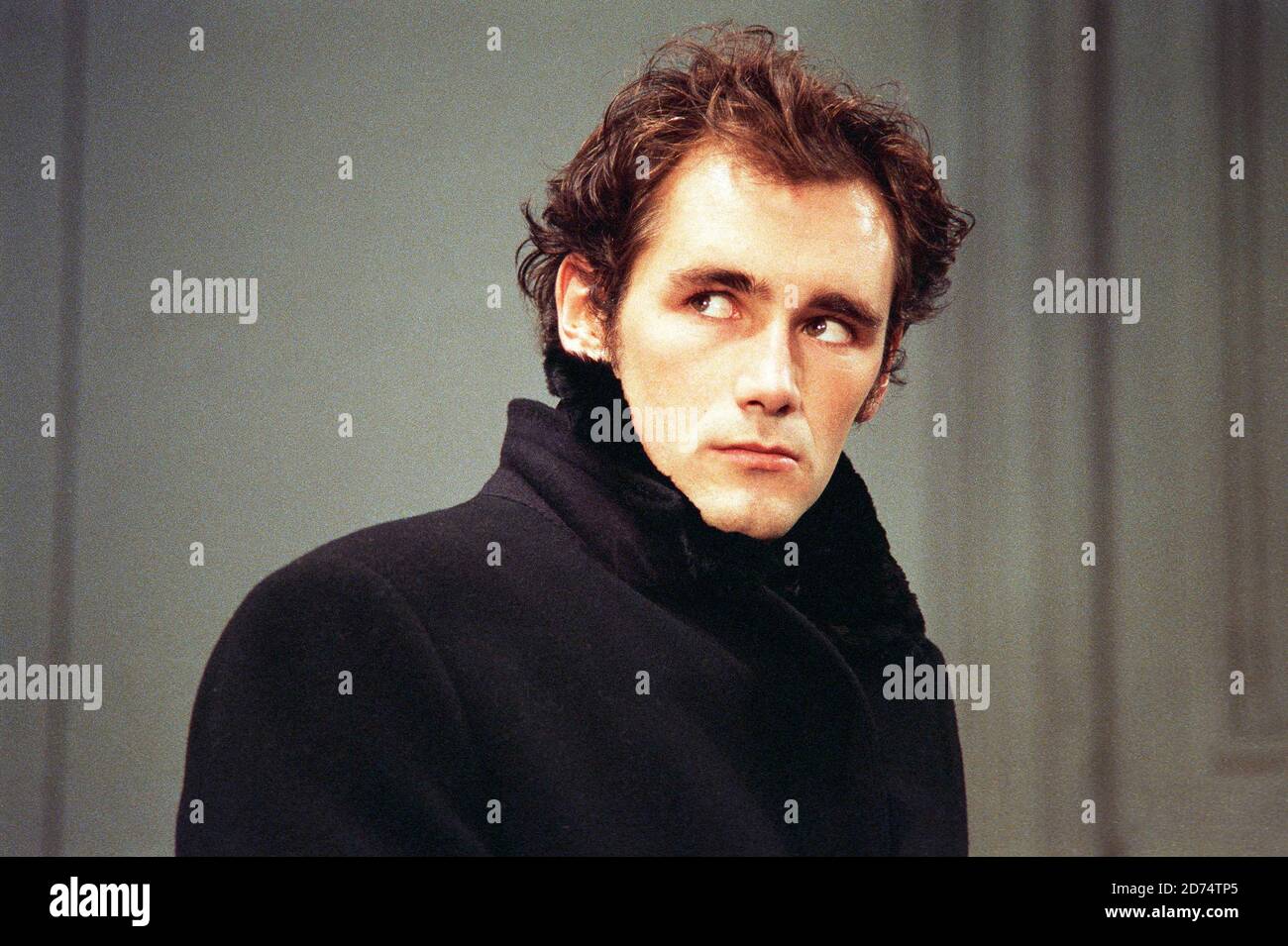 Mark Rylance (Hamlet) in FRAZIONE di Shakespeare Royal Shakespeare Company (RSC) / UK Regional Tour 1988 design: Antony McDonald illuminazione: David Cunningham regista: Ron Daniels Foto Stock
