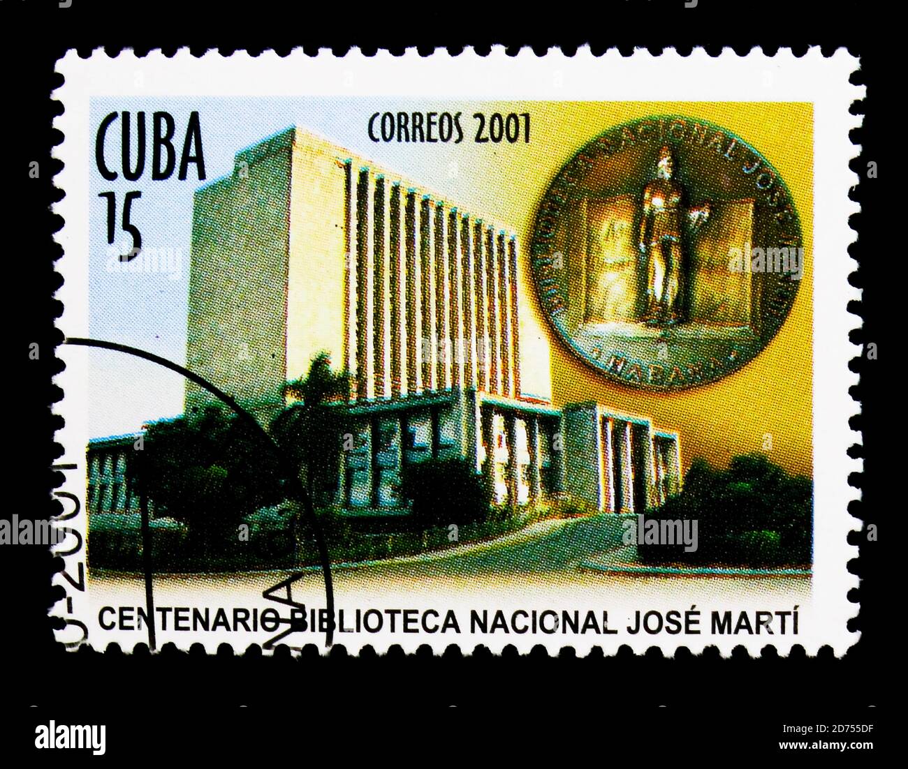 MOSCA, RUSSIA - 25 NOVEMBRE 2017: Un francobollo stampato a Cuba mostra la Biblioteca Nazionale, Centenario della serie della Biblioteca Nazionale Jose Marti, intorno al 2001 Foto Stock