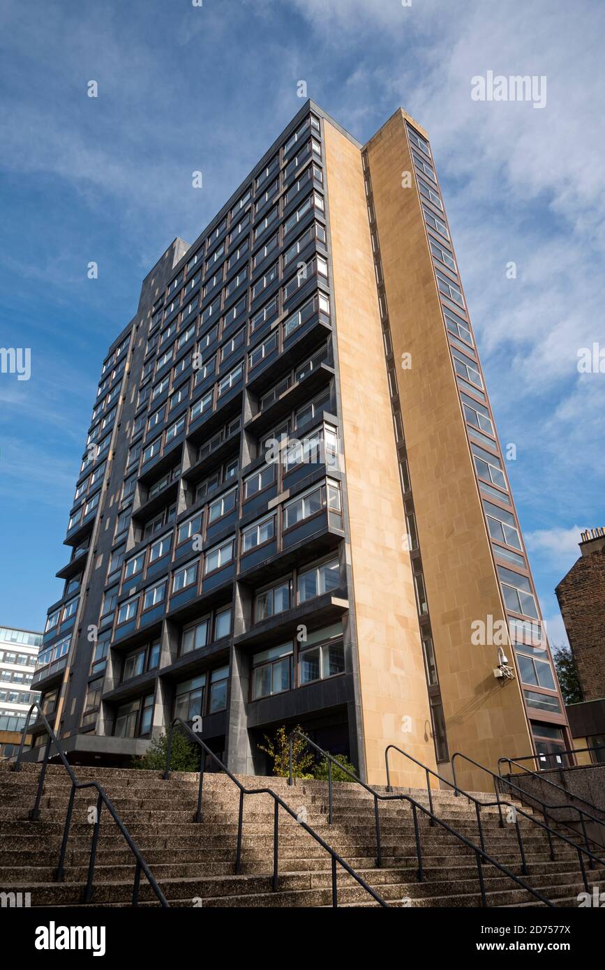 40 George Square precedentemente David Hume Tower all'Università di Edimburgo, Scozia, Regno Unito. Foto Stock