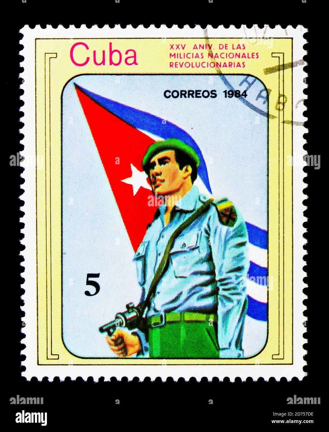 MOSCA, RUSSIA - 25 NOVEMBRE 2017: Un francobollo stampato a Cuba mostra 25 anni di milizia Nazionale, Flags serie, circa 1984 Foto Stock