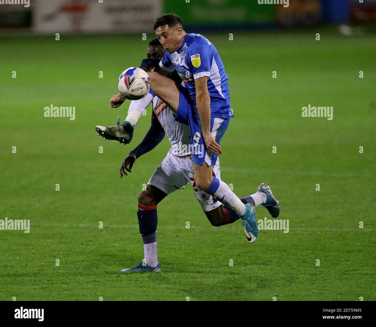 BARROW, INGHILTERRA. 20 OTTOBRE Mike Jones di Barrow durante la partita Sky Bet League 2 tra Barrow e Bolton Wanderers a Holker Street, Barrow-in-Furness martedì 20 ottobre 2020. (Credit: Mark Fletcher | MI News) Credit: MI News & Sport /Alamy Live News Foto Stock