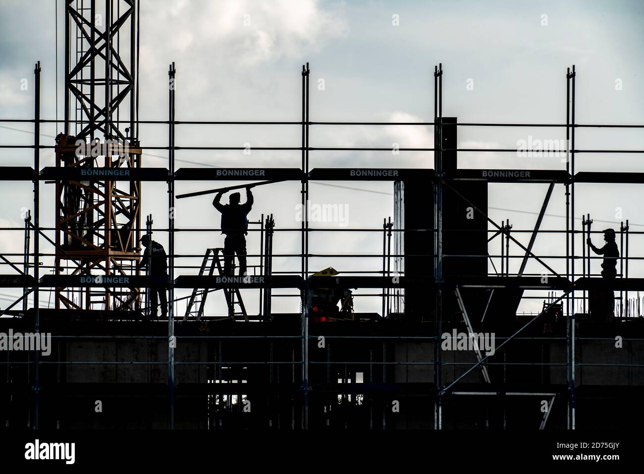 Impalcatura è eretto, cantiere, guscio di una casa residenziale, Gelsenkirchen NRW, Germania, Foto Stock