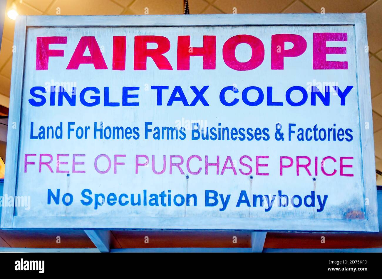 Un vecchio segno stabilisce Fairhope come una colonia di tasse singole a Fairhope Museum of History, 17 ottobre 2020, a Fairhope, Alabama. Foto Stock