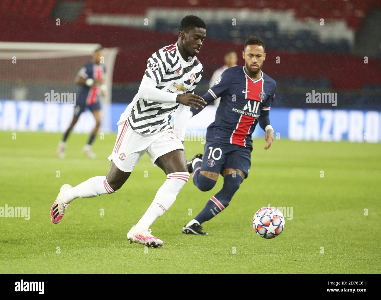 xel Tuanzebe di Manchester United, Neymar Jr di PSG durante la UEFA Champions League, Group Stage, Gruppo H partita di calcio tra Paris Saint-Germain Foto Stock