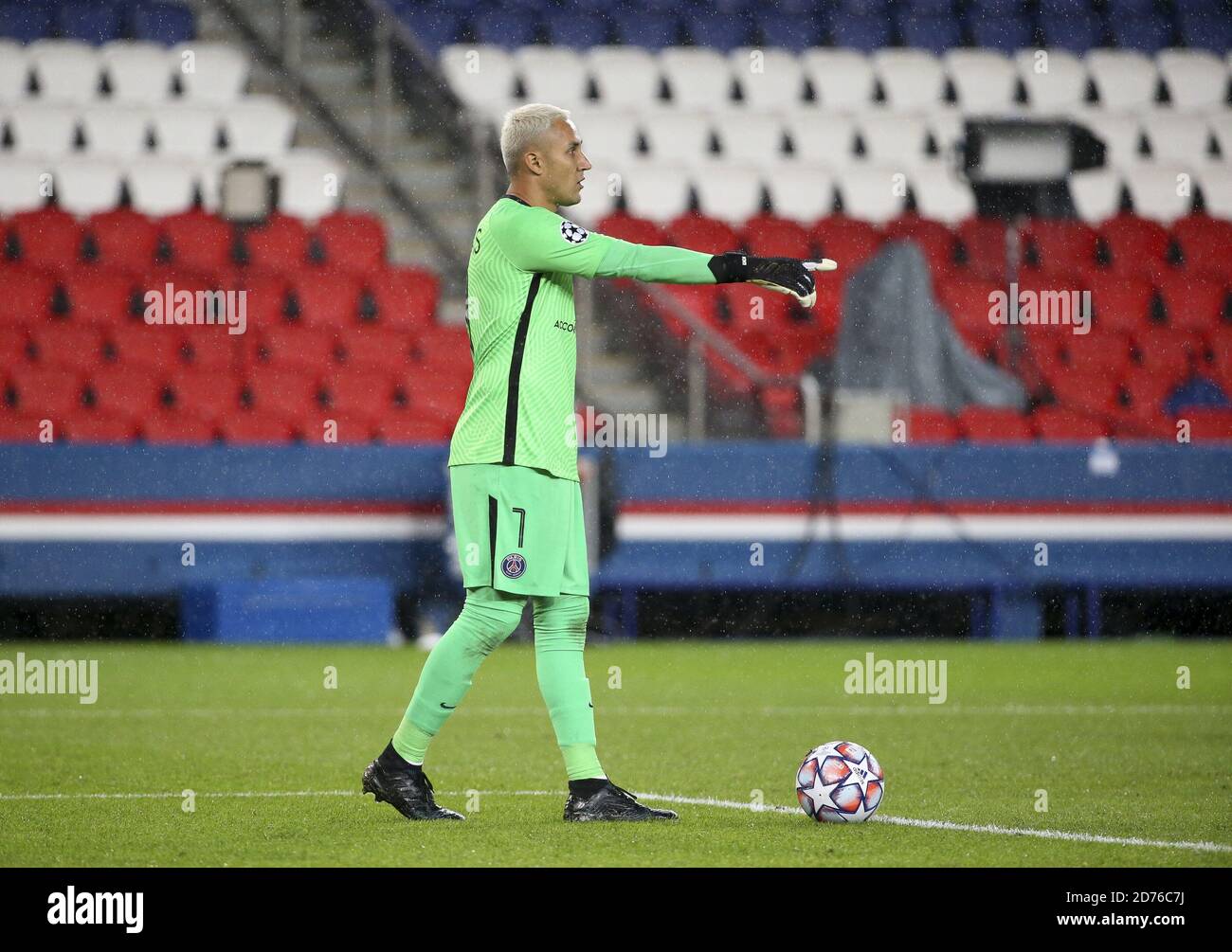 Portiere della PSG Keylor Navas durante la UEFA Champions League, Group Stage, la partita di calcio del Gruppo H tra Paris Saint-Germain (PSG) e Manchester Foto Stock