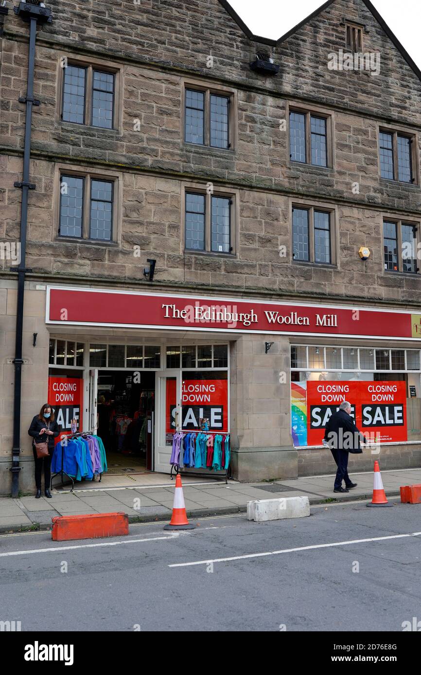 Edinburgh Woolen Mill chiusura vendita UK Foto Stock