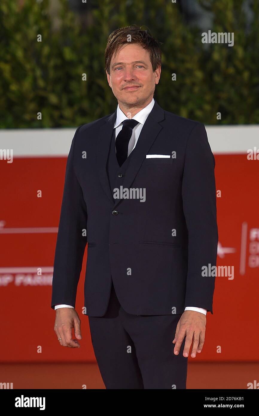 Italia, Roma, 20 ottobre 2020 : giorno 6 del Festival del Cinema di Roma. Tappeto rosso del film danese 'Druk/Another Round'. Foto : regista danese Thomas Vinterberg Foto © Fabio Mazzarella/Sintesi/Alamy Live News Foto Stock