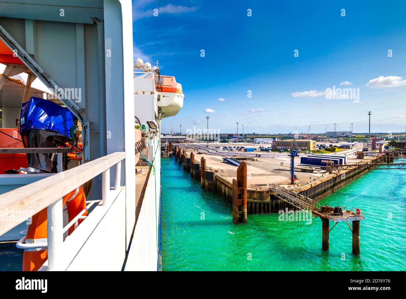 Traghetto da dover con arrivo a Dunkirk, Francia Foto Stock