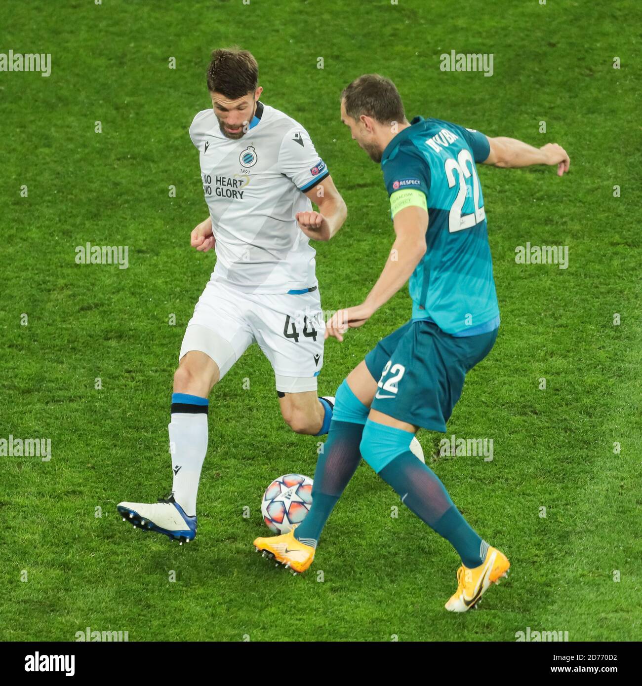randon Mechele del Club Brugge e Magomed Ozdoiev di Zenit durante la UEFA Champions League, la fase di Gruppo, la partita di calcio del Gruppo F tra Zenit e Cl Foto Stock