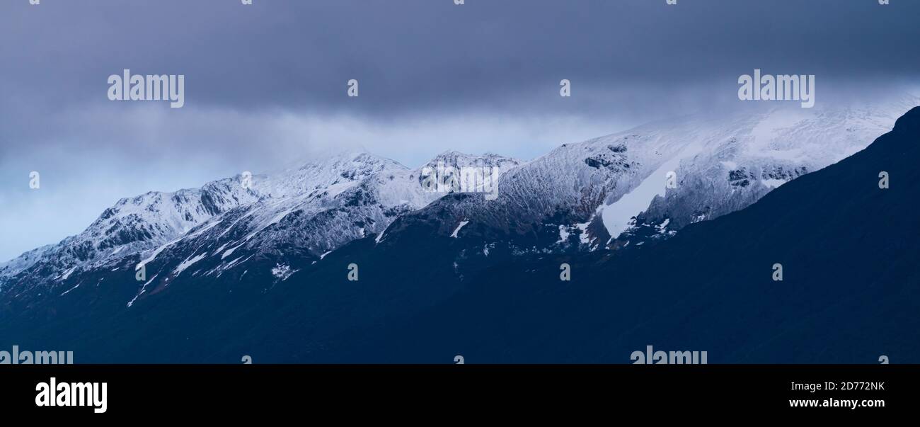 Catena montuosa di Darwin, canale di Beagle, Arcipelago di Tierra del Fuego, Magallanes e Regione dell'Antartide Cilena, Cile, Sud America, America Foto Stock