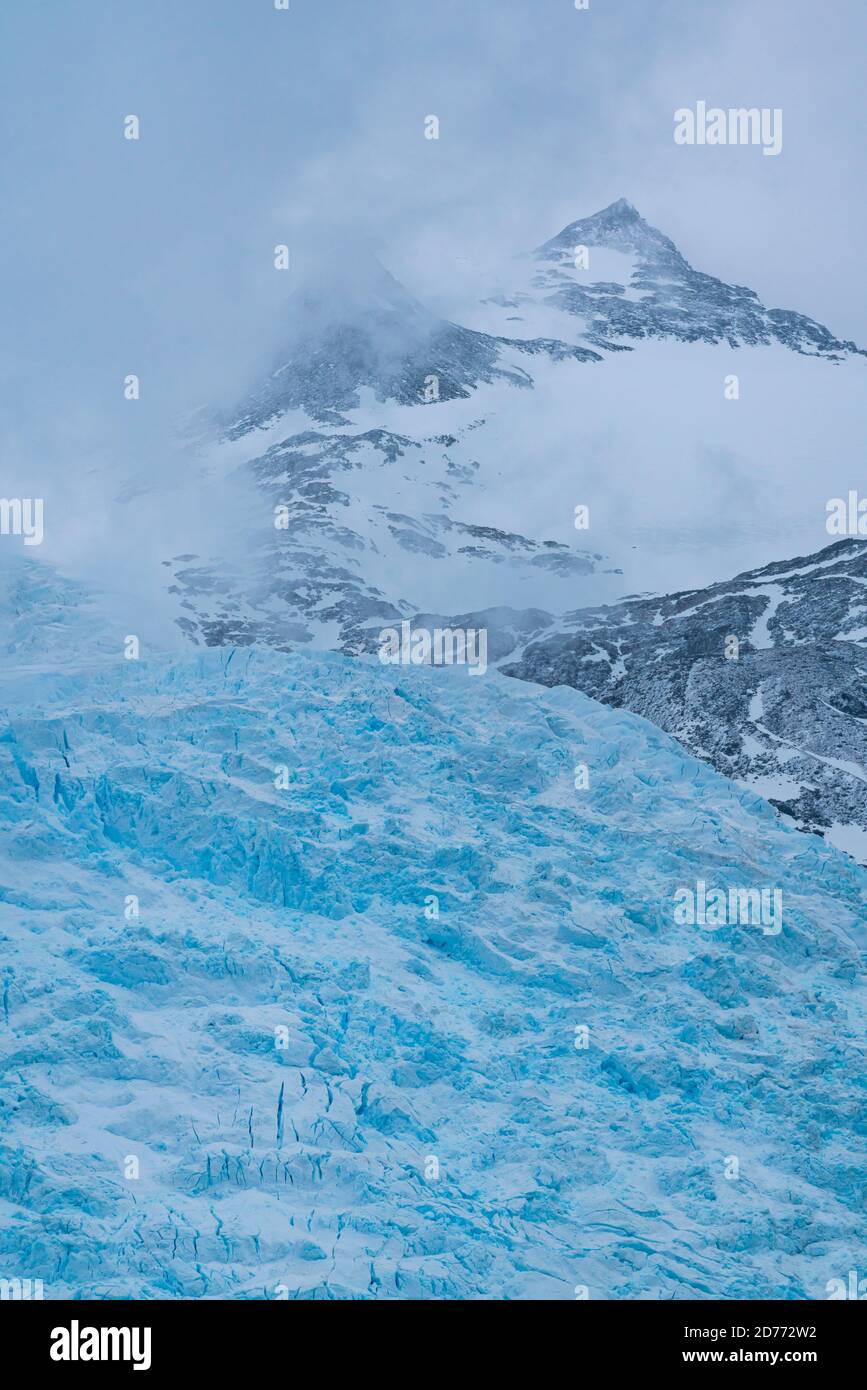 Catena montuosa di Darwin, canale di Beagle, Arcipelago di Tierra del Fuego, Magallanes e Regione dell'Antartide Cilena, Cile, Sud America, America Foto Stock