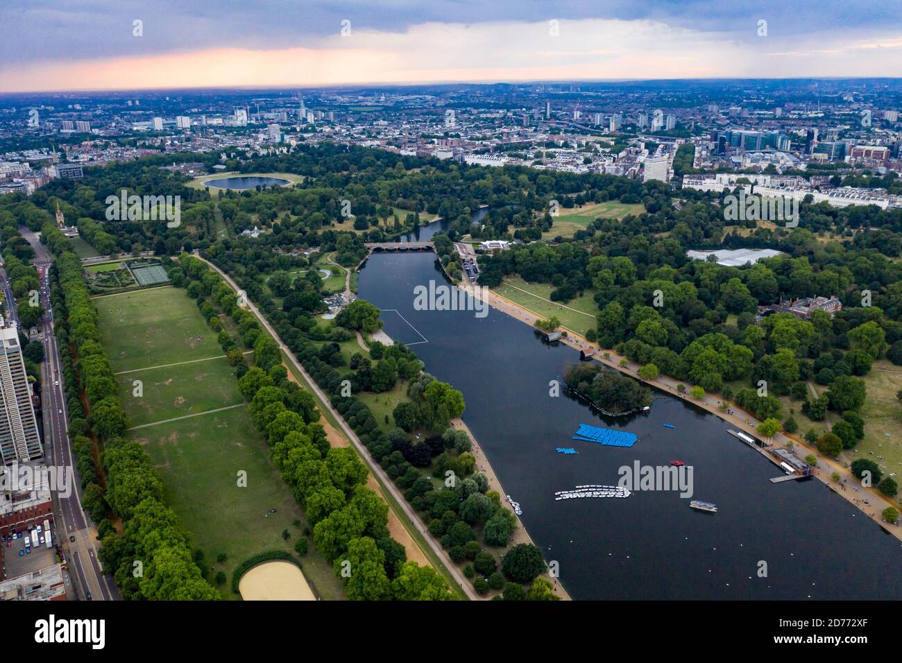 Vista aerea del lago d'angolo di London hyde Park, paesaggio urbano inghilterra Foto Stock