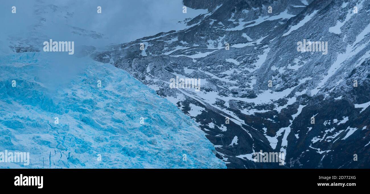 Catena montuosa di Darwin, canale di Beagle, Arcipelago di Tierra del Fuego, Magallanes e Regione dell'Antartide Cilena, Cile, Sud America, America Foto Stock