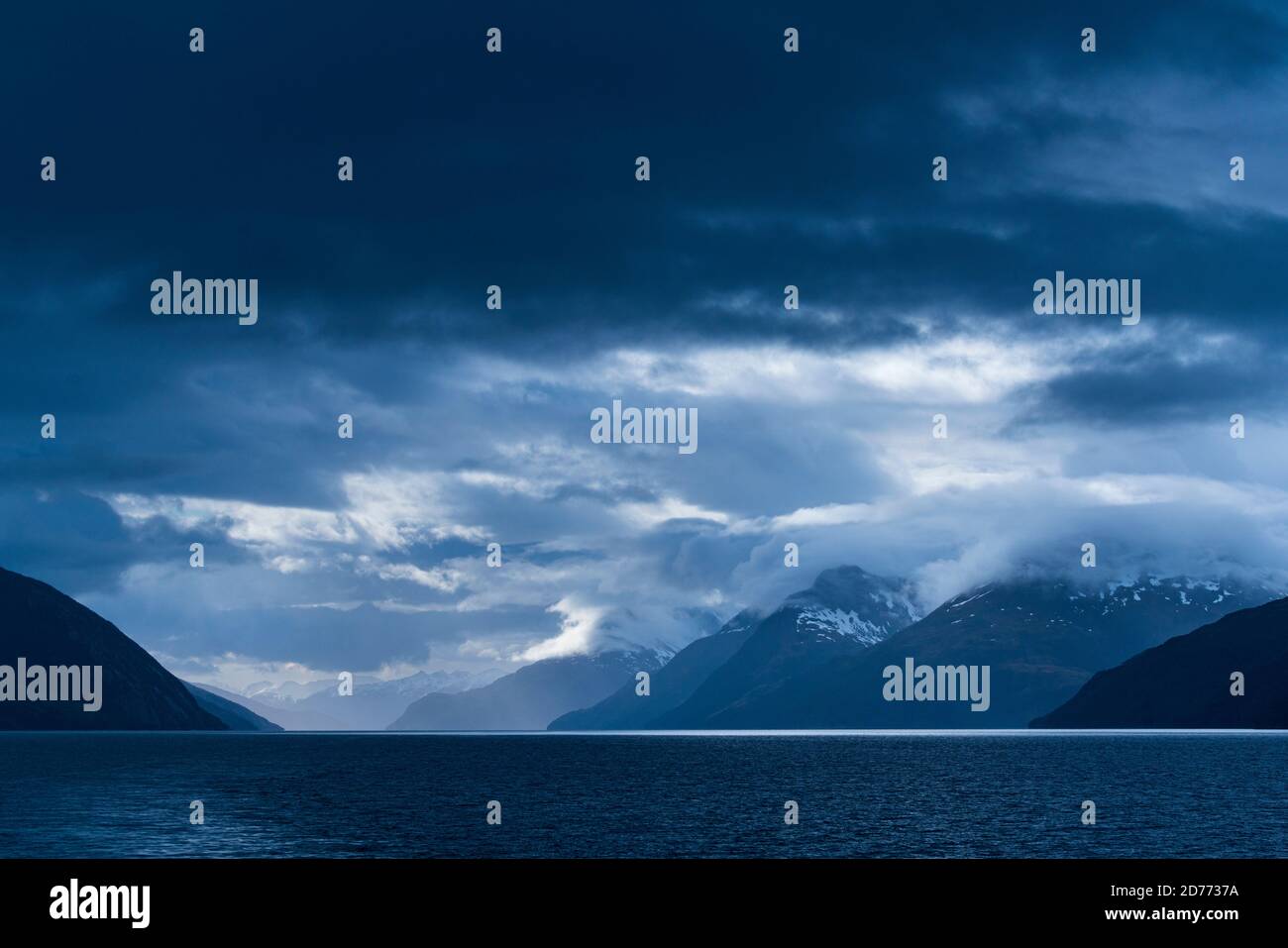 Catena montuosa di Darwin, canale di Beagle, Arcipelago di Tierra del Fuego, Magallanes e Regione dell'Antartide Cilena, Cile, Sud America, America Foto Stock