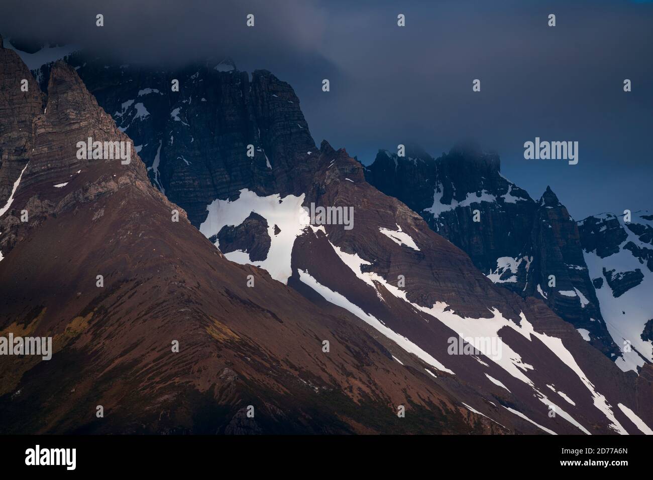 Canale di Beagle, catena montuosa di Darwin, Parco Nazionale Alberto de Agostini, Arcipelago di Tierra del Fuego, Magallanes e Regione dell'Antartide Cilena, Chil Foto Stock