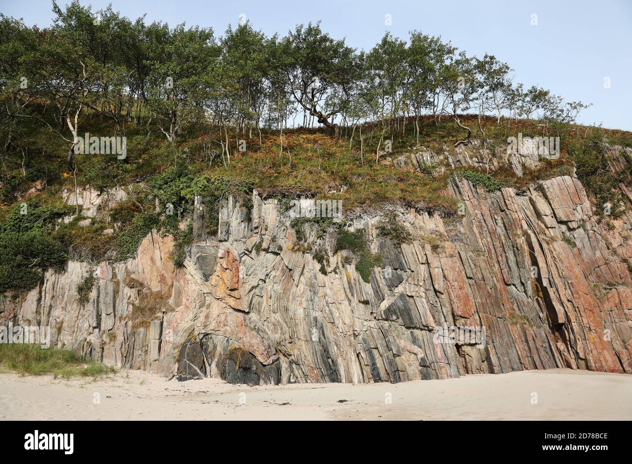 Lewisian Gness Rocks con una struttura Boudin 'Hour-Glass' al suo interno, Ceannabeinne Beach, Durness, Sutherland, North Coast of Scotland, UK Foto Stock