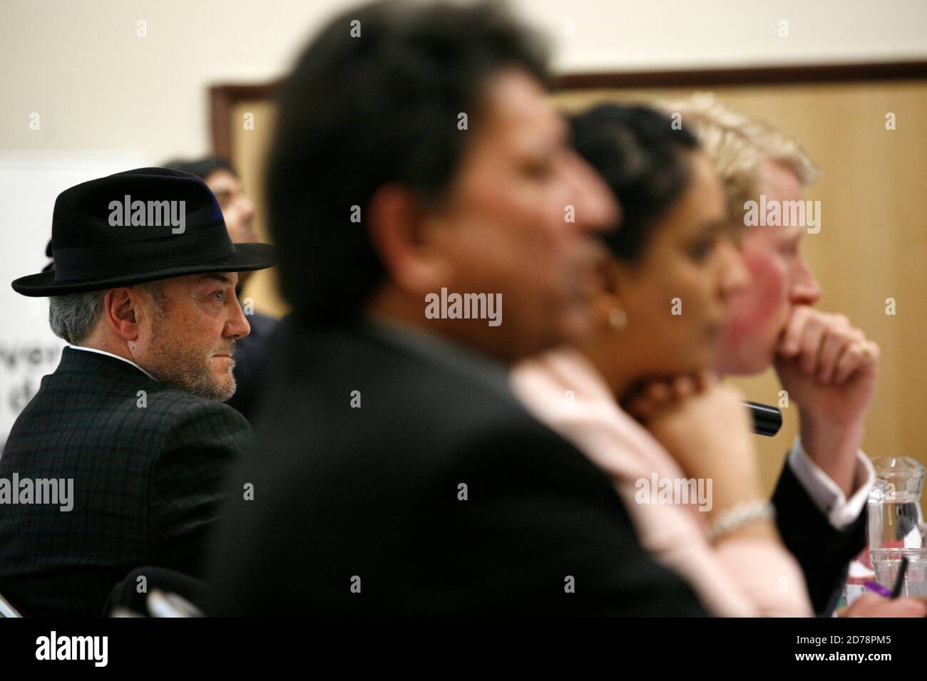 George Galloway RESPECT Party PPC per la circoscrizione di Bradford West all'indirizzo The Bradford West Hustings Foto Stock George Galloway RESPECT Party PPC per la circoscrizione di Bradford West all'indirizzo The Bradford West Hustings Foto Stock