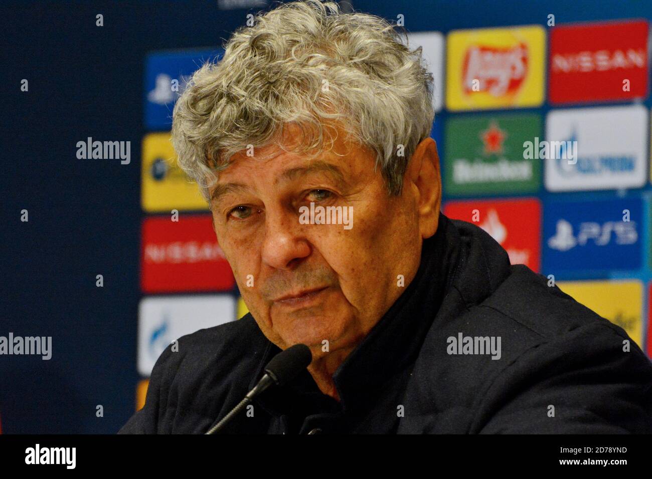 Kiev, Ucraina. 20 Ott 2020. La allenatrice del FC Dynamo Mircea Lucescu viene raffigurata durante la conferenza stampa della partita di gruppo della UEFA Champions League dopo la Juventus del Torino FC a Kiev, Ucraina, il 20 ottobre 2020. (Foto di Aleksandr Gusev/Pacific Press/Sipa USA) Credit: Sipa USA/Alamy Live News Foto Stock