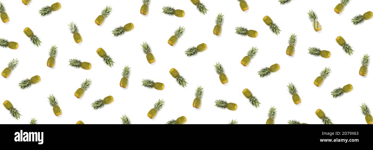 Ananas su sfondo bianco. Piatto di ananas isolato su fondo bianco Foto Stock