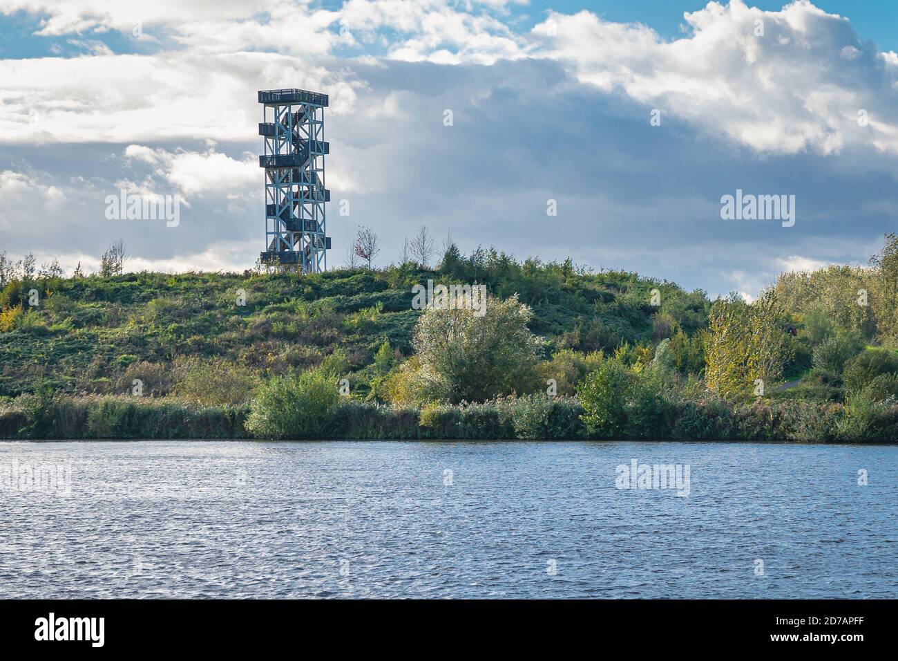 Torre panoramica nell'area ricreativa 'Hoge Bergse Bos', situata a nord della città di Rotterdam, Olanda Foto Stock