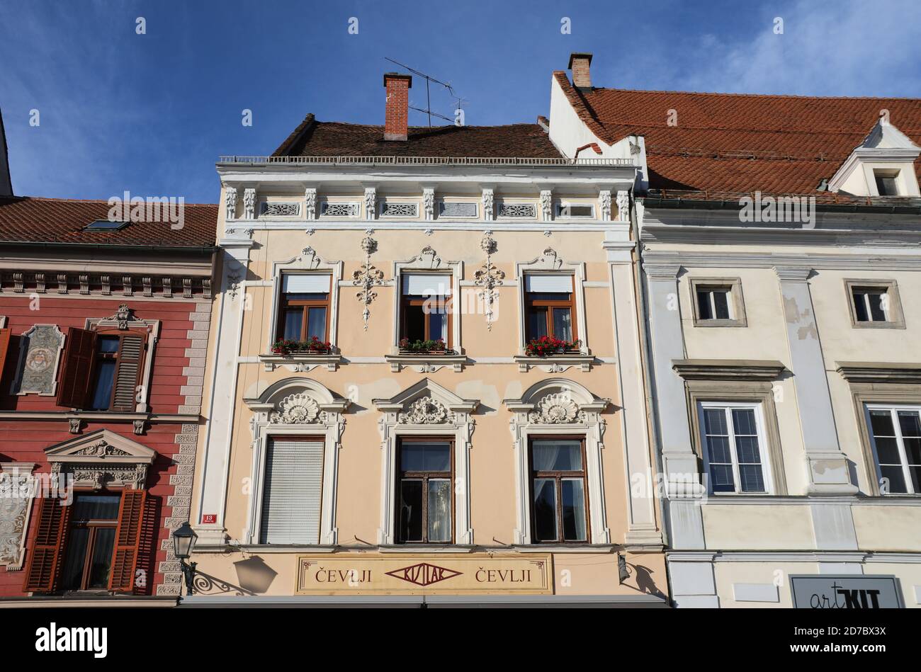 Architettura storica nella città vecchia di Maribor in Slovenia Foto Stock