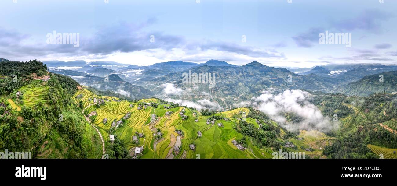 Phung villaggio, distretto di Hoang su Phi, provincia di ha Giang, Vietnam - 11 settembre 2020: Godetevi lo splendido scenario del villaggio di Phung, la Dist di Hoang su Phi Foto Stock