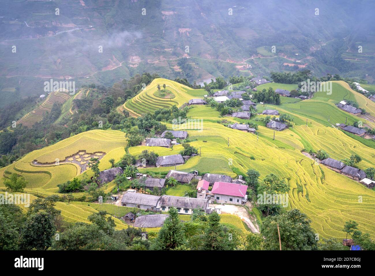 Phung villaggio, distretto di Hoang su Phi, provincia di ha Giang, Vietnam - 11 settembre 2020: Godetevi lo splendido scenario del villaggio di Phung, la Dist di Hoang su Phi Foto Stock