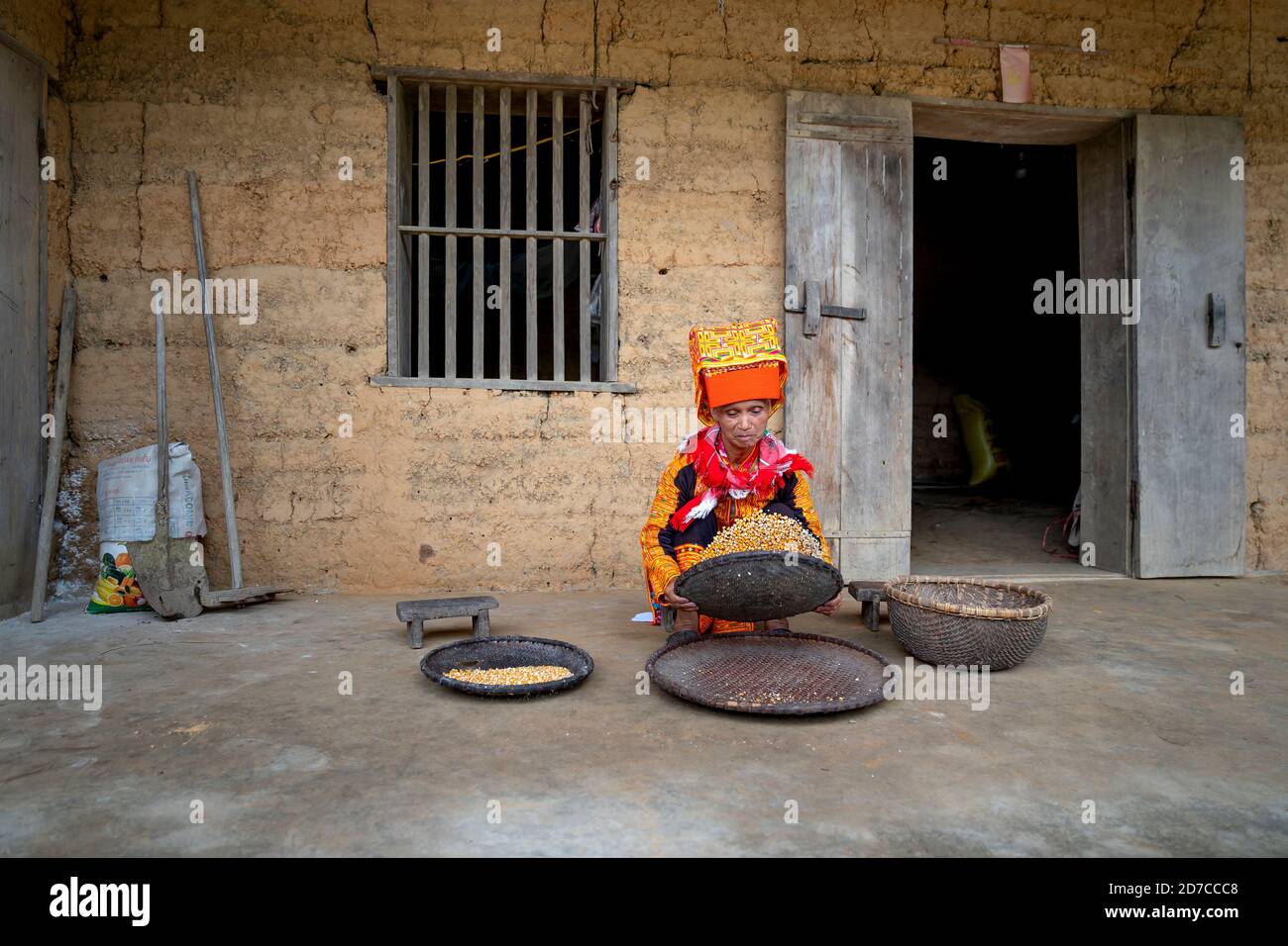 Ai Quoc commune, distretto di Loc Binh, Lang Son - 22 settembre 2020: Scena live della minoranza etnica Dao Lu Gang nel comune di ai Quoc, Loc Binh distr Foto Stock