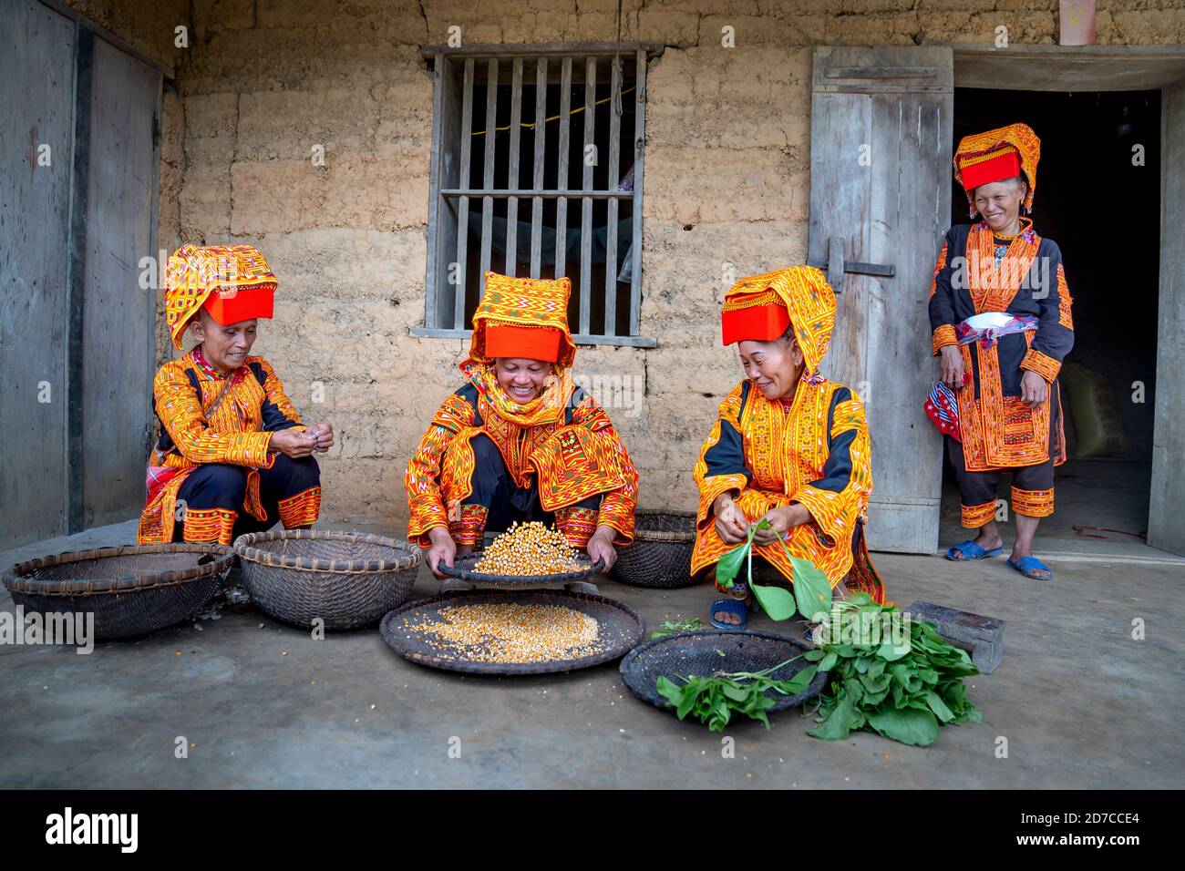 Ai Quoc commune, distretto di Loc Binh, Lang Son - 22 settembre 2020: Scena live della minoranza etnica Dao Lu Gang nel comune di ai Quoc, Loc Binh distr Foto Stock