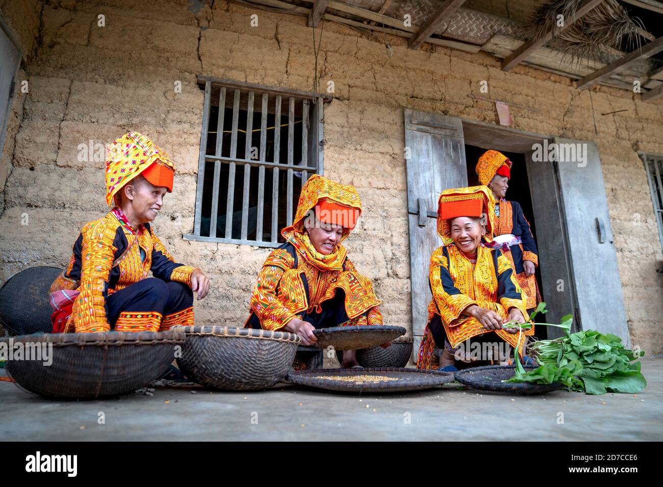 Ai Quoc commune, distretto di Loc Binh, Lang Son - 22 settembre 2020: Scena live della minoranza etnica Dao Lu Gang nel comune di ai Quoc, Loc Binh distr Foto Stock