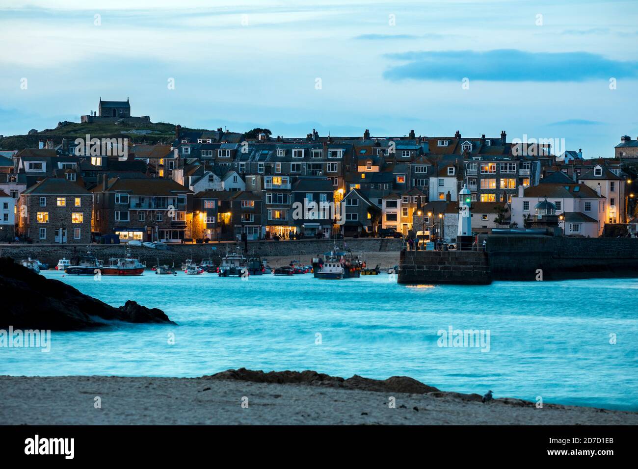 St. Ives; porto di Dusk; Cornovaglia; Regno Unito Foto Stock
