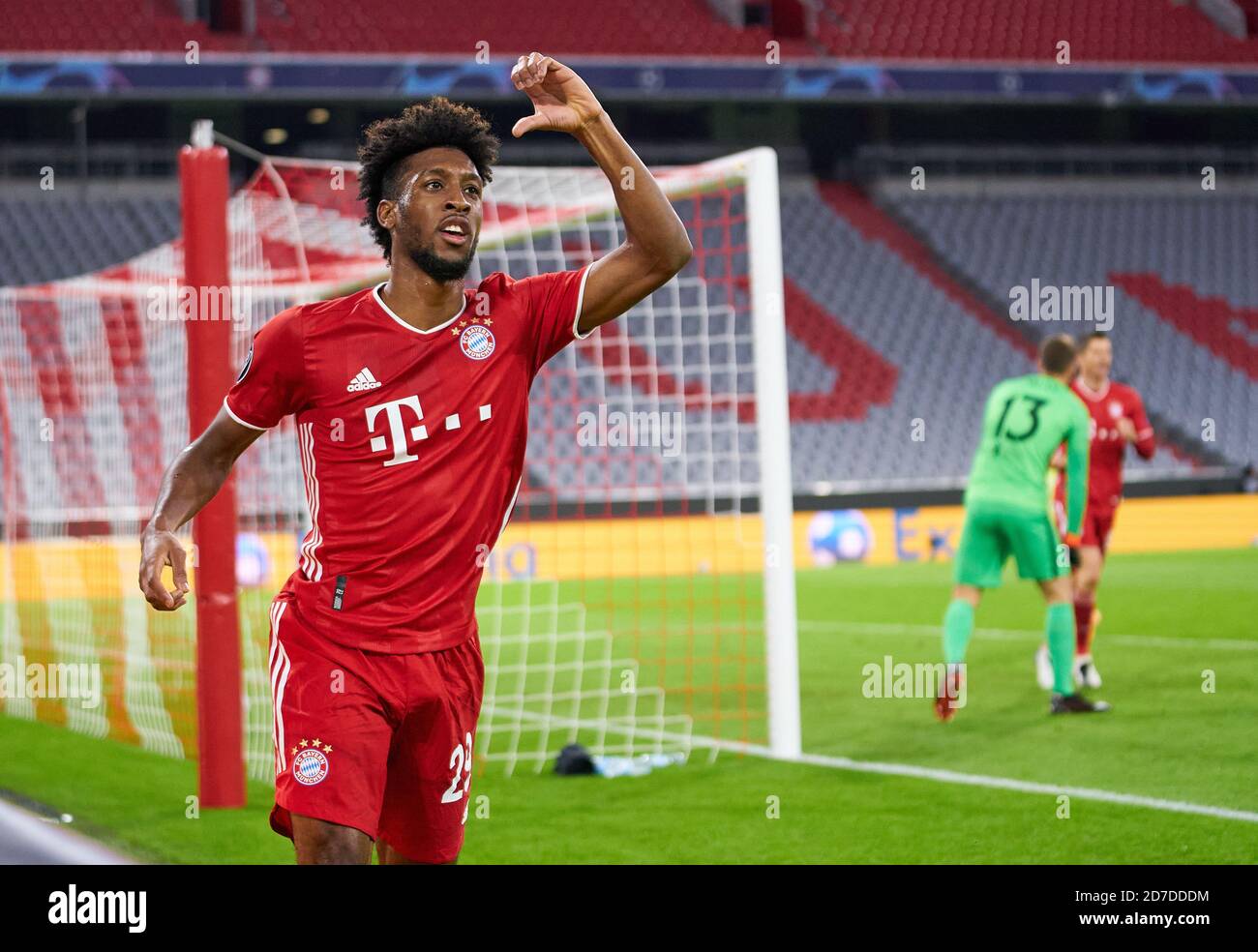 Kingsley COMAN, FCB 29 celebra il suo obiettivo, felice, ridere, celebrazione, 1-0 nella partita FC BAYERN MUENCHEN - ATLETICO MADRID 4-0 di calcio UEFA Champions League nella stagione 2020/2021 a Monaco di Baviera, 21 ottobre 2020. © Peter Schatz / Alamy Live News / Pool le normative UEFA vietano qualsiasi uso di fotografie come sequenze di immagini e/o quasi-video importante: News-Agenzie nazionali e internazionali FUORI uso editoriale SOLO Foto Stock