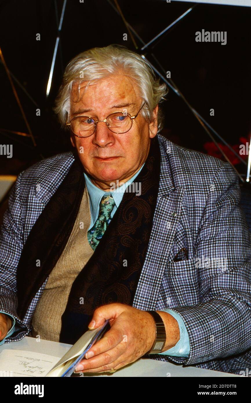 Sir Peter Ustinov bei einer Lesung aus seinem Buch 'der alte Mann und MR Smith', Deutschland 1991. Foto Stock