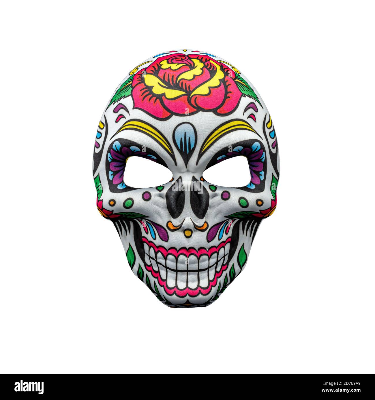 Maschera di Halloween che rappresenta un cranio messicano tradizionale con colorato motivo floreale isolato su uno sfondo bianco. Foto Stock