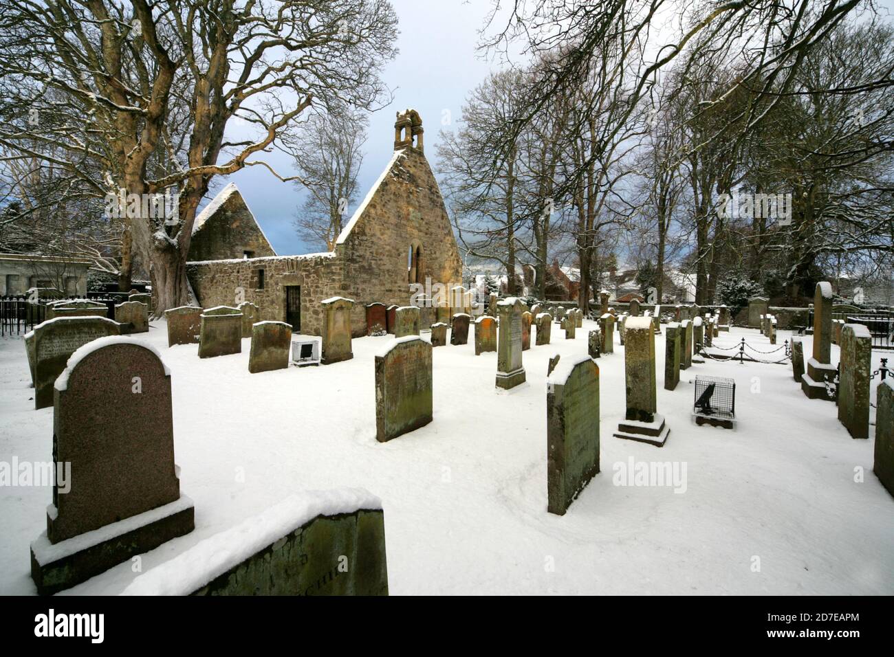 Alloway Ayrshire, Burns Heritage Park, neve intorno Auld Kirk, monumento e Briga o Doon Foto Stock