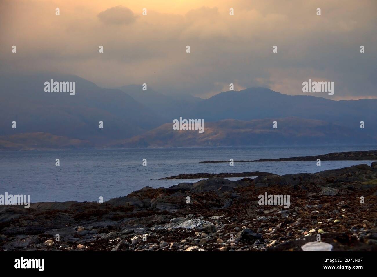 Water EDGE a Loch Linnhe a Kentallen, Appin, Scozia, Regno Unito Foto Stock