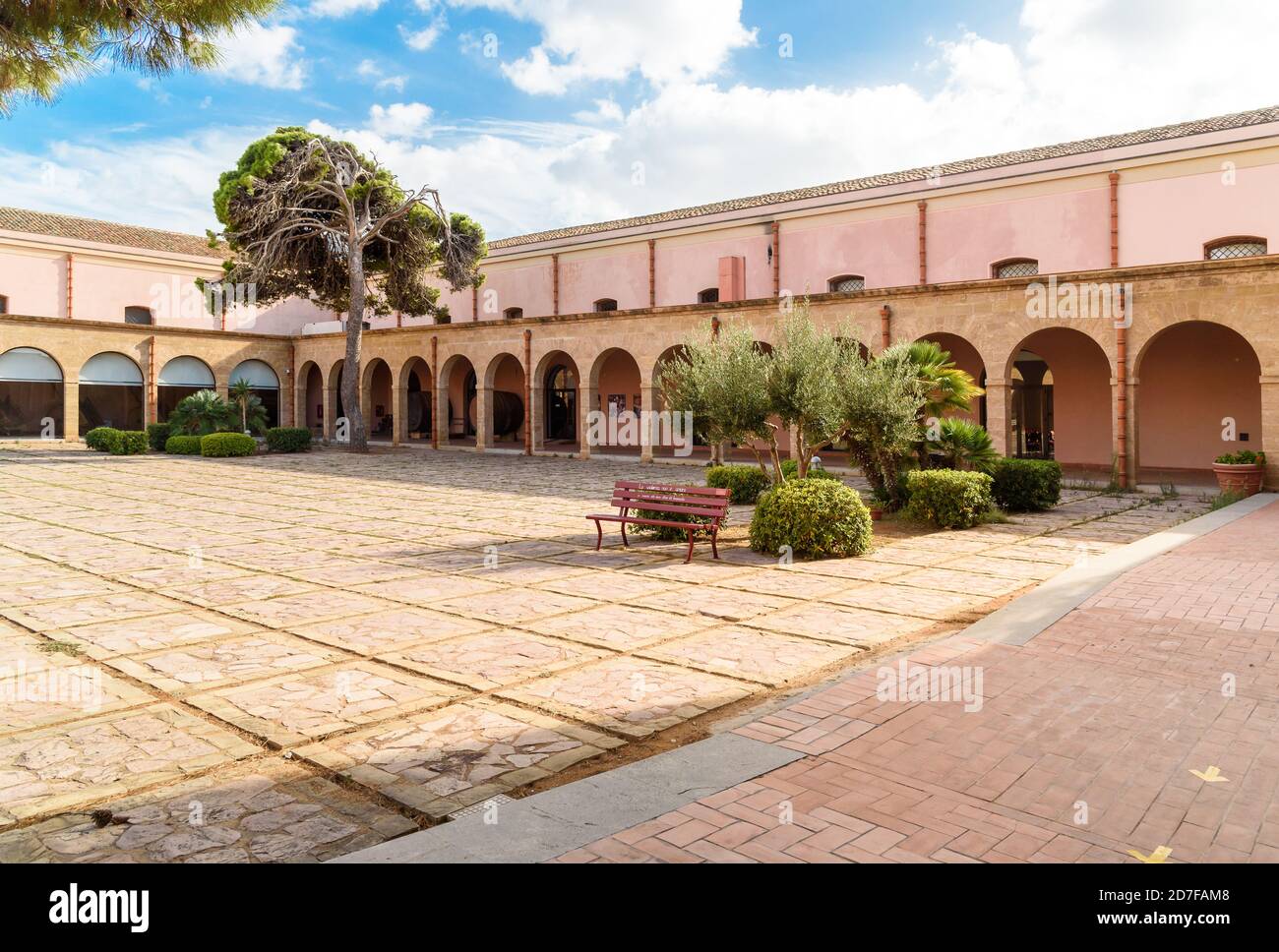 Terrasini, Sicilia, Italia - 26 settembre 2020: Palazzo di Aumale, Museo Regionale di Storia Naturale a Terrasini, provincia di Palermo. Foto Stock