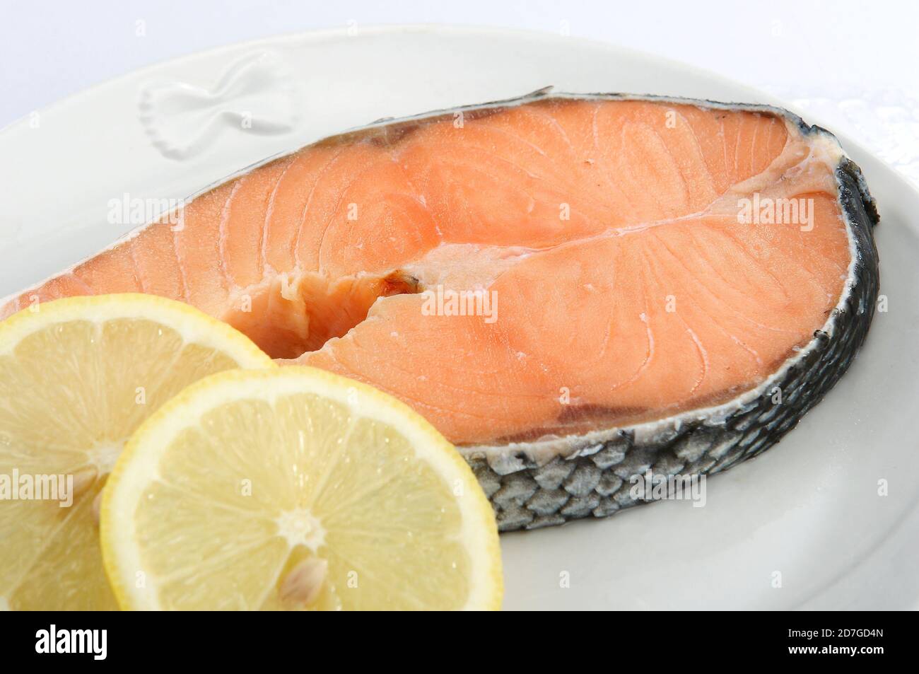 Il salmone è un alimento comune classificato come un pesce oleoso con un ricco contenuto di proteine e acidi grassi omega-3. Foto Stock